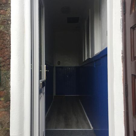 פרסטוויק Garden Gate Upper Apartment מראה חיצוני תמונה