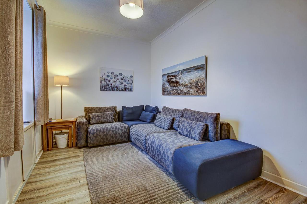 פרסטוויק Garden Gate Upper Apartment מראה חיצוני תמונה